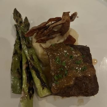 Tenant Restaurant - Braised short rib, asparagus and mashed potatoes - New American Near Me - Minneapolis, Minnesota