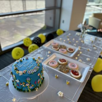 Freed's Bakery - Bee themed farewell party - Bakeries Near Me - Las Vegas, Nevada