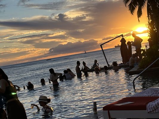 Waikiki Beach Services @ Royal Hawaiian by null