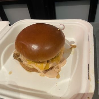 Side Betty Grill - 1/20/24 - Cheese & Secret Sauce oozing from the Cheeseburger for the Drunkards lol - Burgers Near Me - Las Vegas, Nevada Side Betty Grill - 1/20/24 - Cheese & Secret Sauce oozing from the Cheeseburger for the Drunkards lol - Burgers Near Me - Las Vegas, Nevada