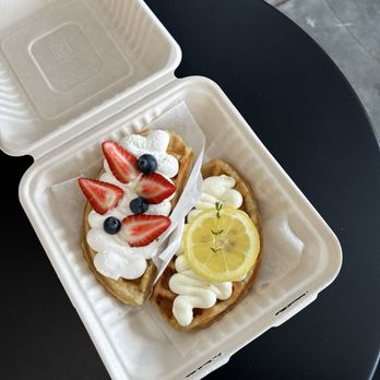 CAFE FLAT - Strawberry Fresh Cream & Yuza Cream Cheese - Waffles Near Me - Duluth, Georgia