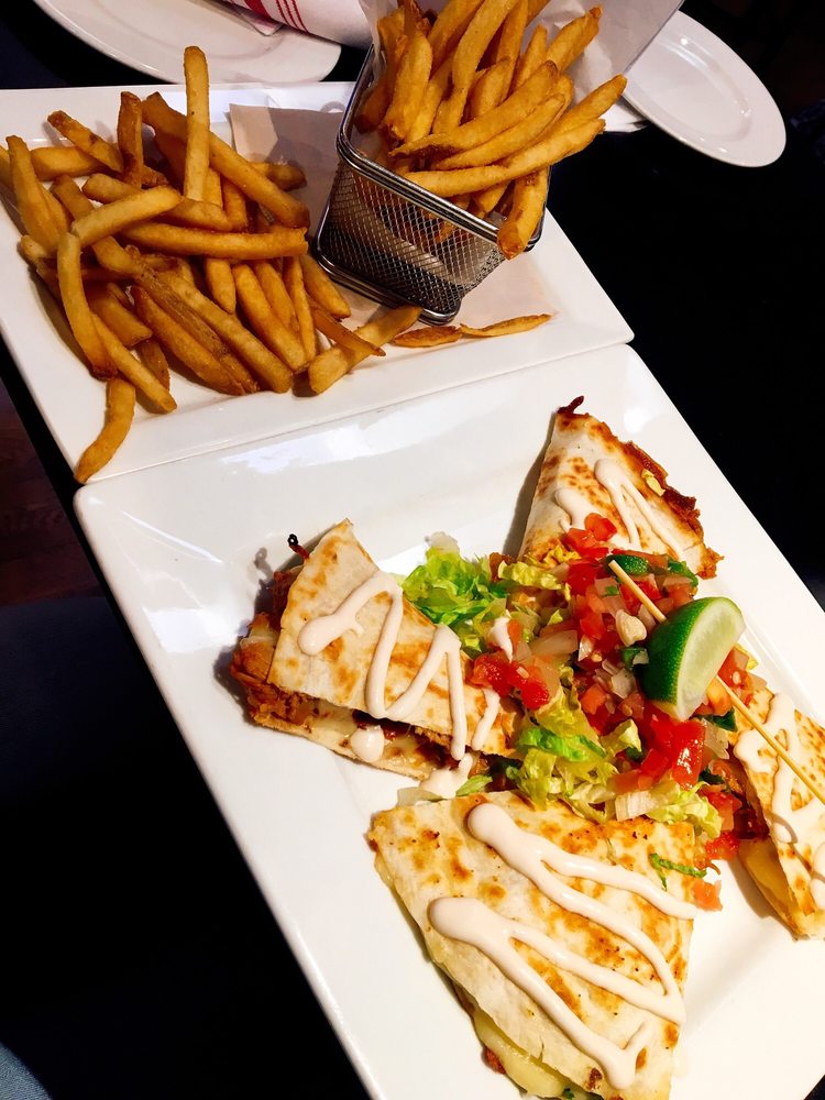 TAVERN IN THE SQUARE CLOSED Updated May 2024 68 Photos & 496