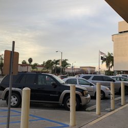 US Post Office - 1/10/23 at 4:48 the parking is full