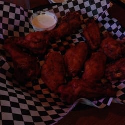Tucker's On Grand - Hot Wings!