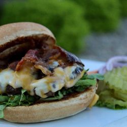 Vogie's Mobile Bistro - BBQ Burger
