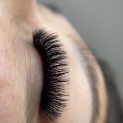 Yas Lashes - Volume Lashes using our lashes in D curl