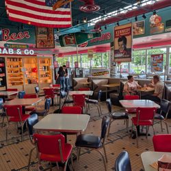 Portillo's Streamwood - Inside