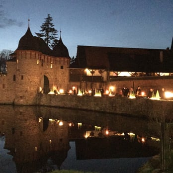 Burg Satzvey - Landmarks & Historical Buildings Near Me - Mechernich, NW