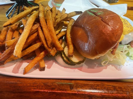 4th Street Bar and Grill by null