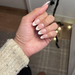 Happy with services provided Reasonably priced Drinks provided with manicures/pedicures Staff is friendly Plenty of parking