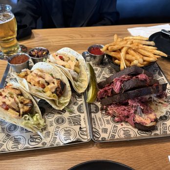 Alter Brewing + Kitchen - Brewpubs Near Me - Oak Brook, Illinois