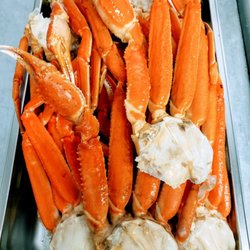 Welch's Seafood - Jumbo Snow crabs