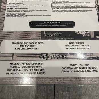 Tracks - Burgers Near Me - Cary, Illinois