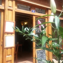 New Saint Georges Café'in