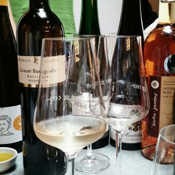 Weinladen - Altonale-Wein-Battle: "Aufgepasst, ich hab' euch etwas mitgebracht!" - Beer, Wine & Spirits Near Me - Hamburg, HH Weinladen - Altonale-Wein-Battle: "Aufgepasst, ich hab' euch etwas mitgebracht!" - Beer, Wine & Spirits Near Me - Hamburg, HH