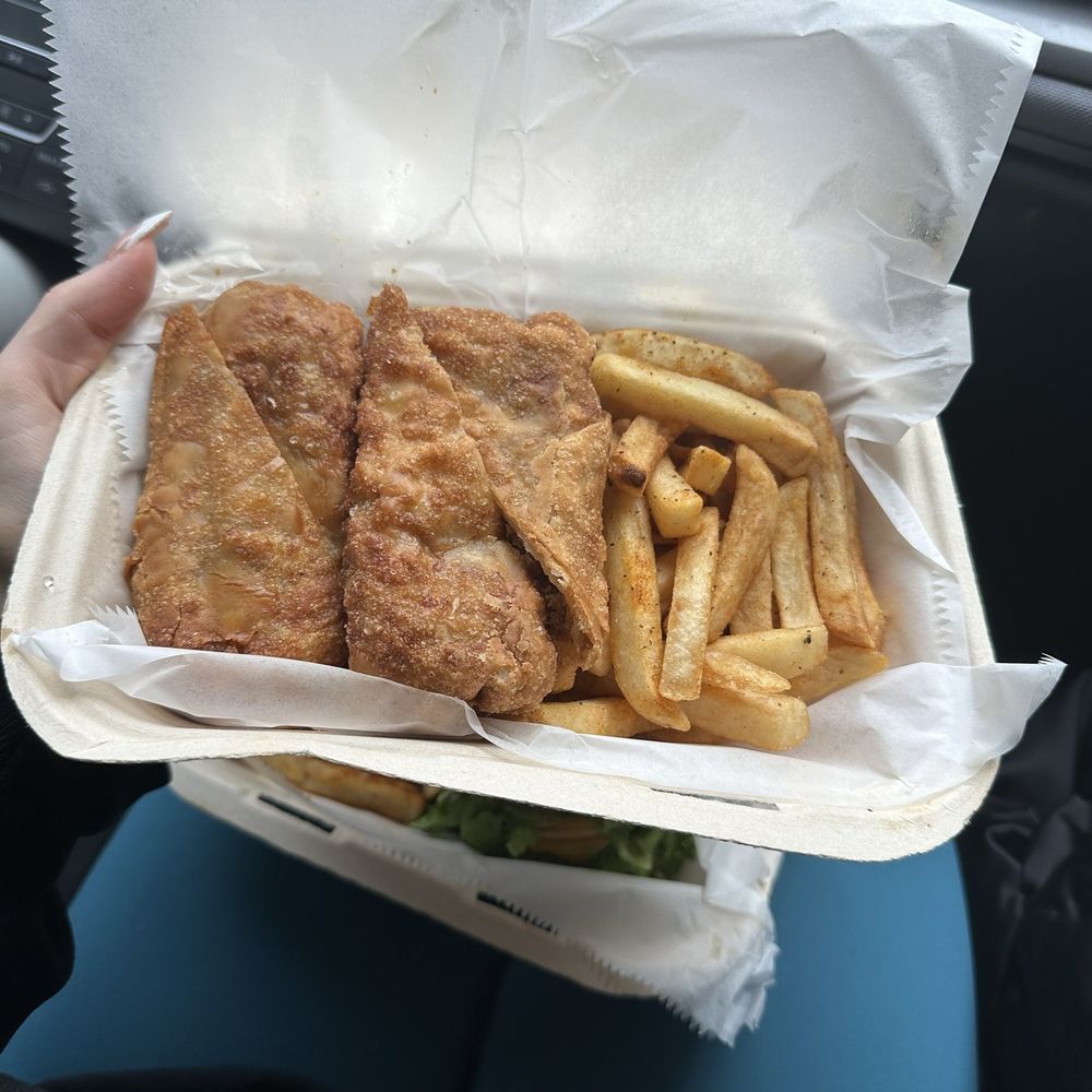 Can't believe it's not meat - PHILLY CHEESESTEAK EGG ROLLS - American Near Me - Chicago, Illinois Can't believe it's not meat - PHILLY CHEESESTEAK EGG ROLLS - American Near Me - Chicago, Illinois