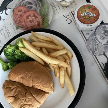 Memorial Hermann Katy Hospital - Garden burger with a side of fries and steamed veggies - Hospitals Near Me - Katy, Texas Memorial Hermann Katy Hospital - Garden burger with a side of fries and steamed veggies - Hospitals Near Me - Katy, Texas