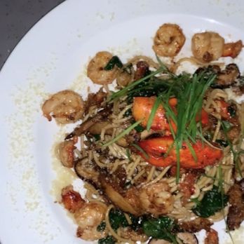 Yard House - Lobster Garlic Noodles - New American Near Me - Sacramento, California Yard House - Lobster Garlic Noodles - New American Near Me - Sacramento, California