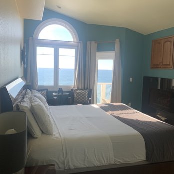 The Oceanfront Hotel - Beautiful views first thing walking into the room. - Hotels Near Me - Half Moon Bay, California The Oceanfront Hotel - Beautiful views first thing walking into the room. - Hotels Near Me - Half Moon Bay, California