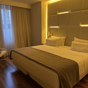 Hotel NH Collection Madrid Colón - Bedroom - Hotels Near Me - Madrid, M