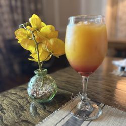 Bistro Punahele Tonnelier - Mock tail the waitress created was really good