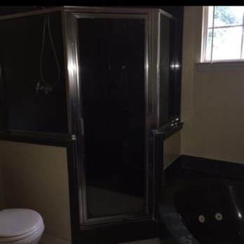 Advantage Property Management - Master bathroom - Property Management Near Me - Memphis, Tennessee