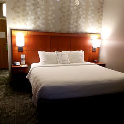 Courtyard by Marriott Wilmington Newark/Christiana Mall - Bed... duhhhh
