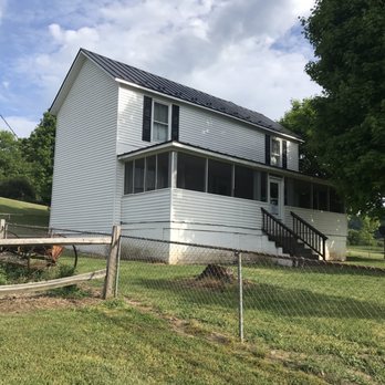 Gala Farmhouse Vacation Rental - Guest Houses Near Me - Eagle Rock, Virginia