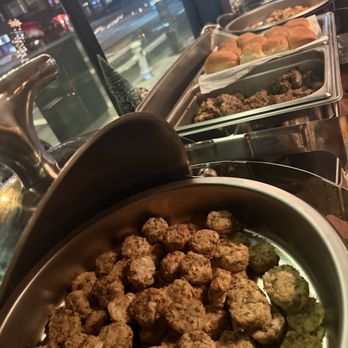 A Plus Catering - Crab cakes + deconstructed sliders - Caterers Near Me