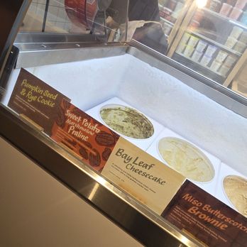 Jeni's Splendid Ice Creams - Ice Cream & Frozen Yogurt Near Me - Alexandria, Virginia Jeni's Splendid Ice Creams - Ice Cream & Frozen Yogurt Near Me - Alexandria, Virginia