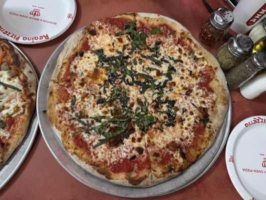 Regina Pizzeria by null