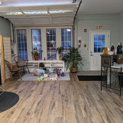 Radiant Waves - Full service, organic hair salon with a eye toward full family care. Moms, Dads, kids of all ages.