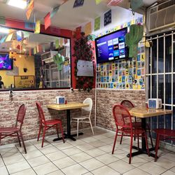 Tacos Del Valle - The front of the restaurant