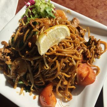 Banana Leaf - Goreng noodle - Malaysian Near Me - Vancouver, British Columbia Banana Leaf - Goreng noodle - Malaysian Near Me - Vancouver, British Columbia