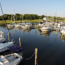 Dillon's Creek Marina - Enjoy the beautiful scenery.