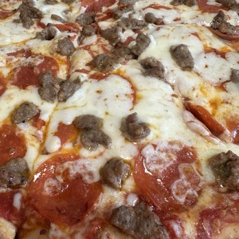 Cam's Pizzeria - Close up - Pizza Near Me - Port St. Lucie, Florida