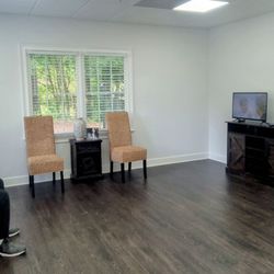 Southern Smiles Family Dentistry - Lobby with TV and free WiFi