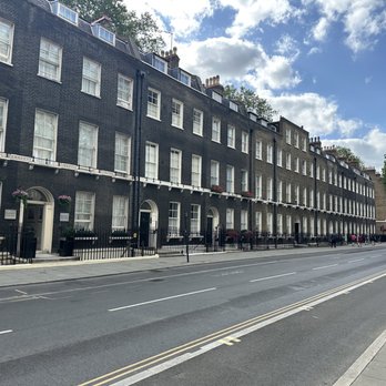 Arosfa Hotel - Row house area where hotel is located - Hotels Near Me - London, XGL