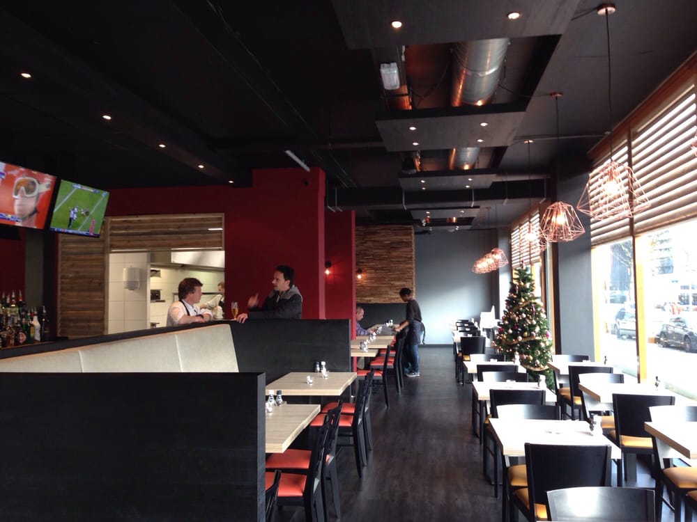 ENCORE BAR & GRILL Updated September 2024 10 Photos