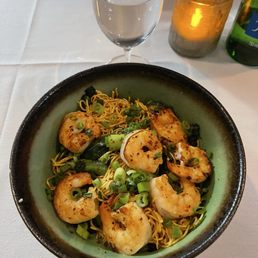 Ginger and garlic noodles with shrimp