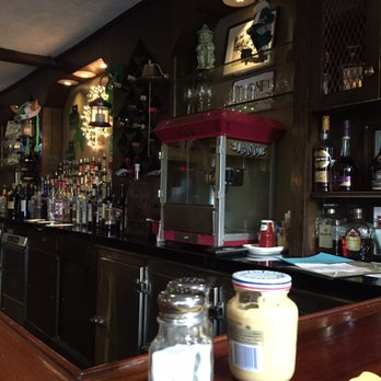 Fernwood Restaurant - At the bar - American Near Me - West Hartford, Connecticut Fernwood Restaurant - At the bar - American Near Me - West Hartford, Connecticut