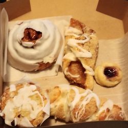 Rykse & Co - Cinnamon roll - dry. Almond muffin - dry. Thumbprint and apple danish were good. Did not love the cream cheese filling in the other danish.