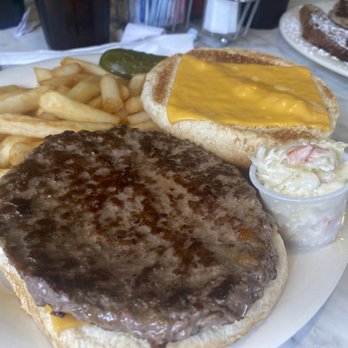 Mineola Diner - Now, that's a burger!!!  YUM - Diners Near Me - Mineola, New York