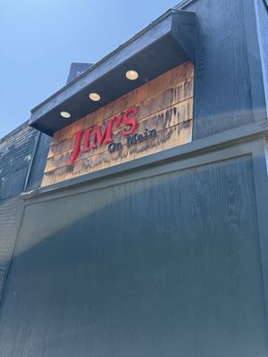 Jim's On Main by null