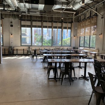 H Mart - Kaka’ako - Upstairs dining area - Grocery Near Me - Honolulu, Hawaii