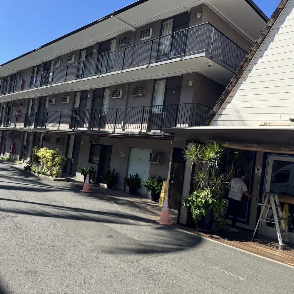 Pacific Marina Inn - Outside looks but the rooms are extremely small. - Hotels Near Me - Honolulu, Hawaii