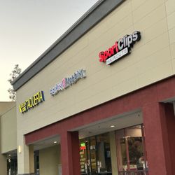 Baskin Robbins - Outside of the ice cream shop.