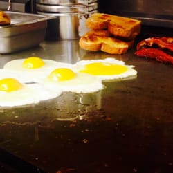 Carolyn's Cafe - Making Bacon & Eggs for breakfast!