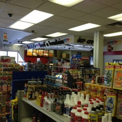Petrocanada Zig Zag Food Store - Inside