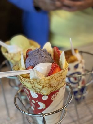 T-Swirl Crepe by null